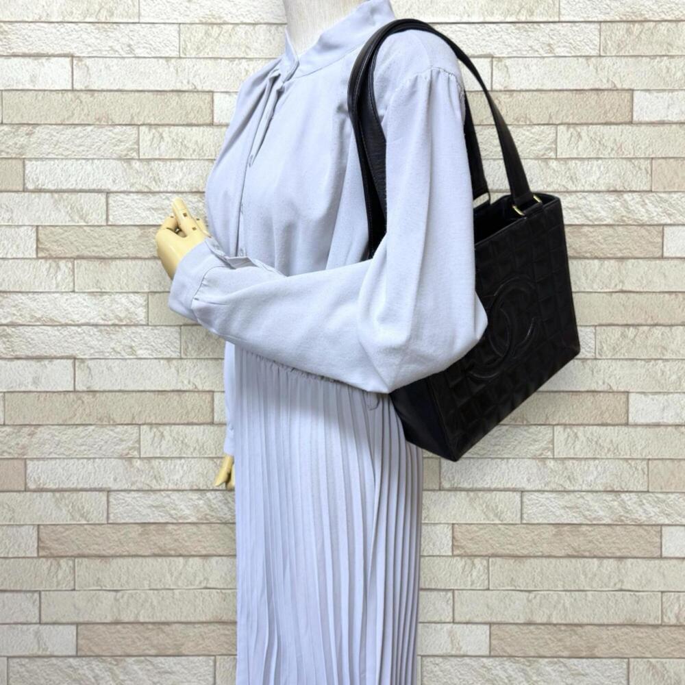 CHANEL Bag - Picture 2 of 16